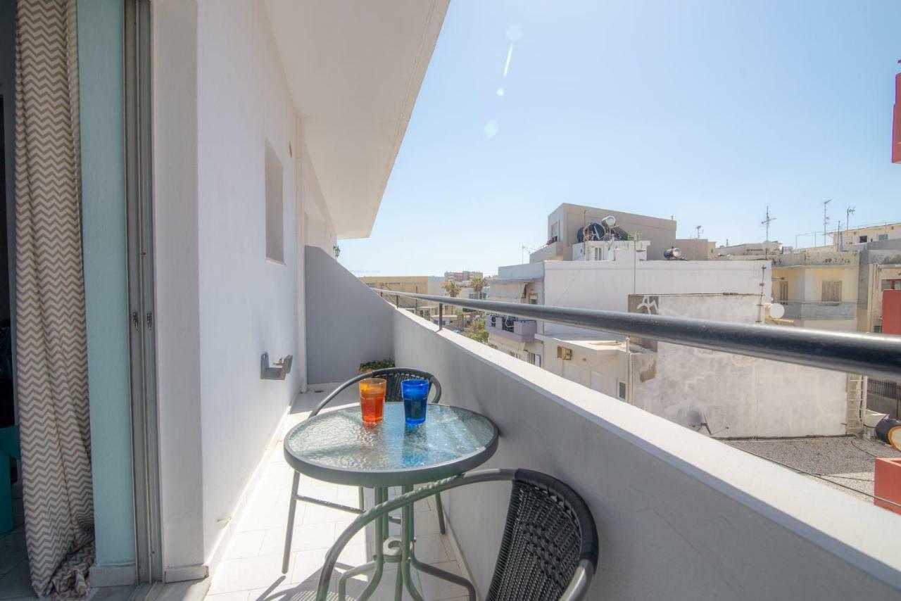 3Rd Floor Apartment Next To The Beachfront 이라클리온 외부 사진